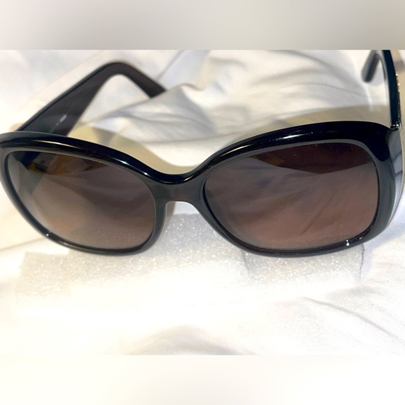 Fendi 😎 Sunglasses - Picture 2 of 10